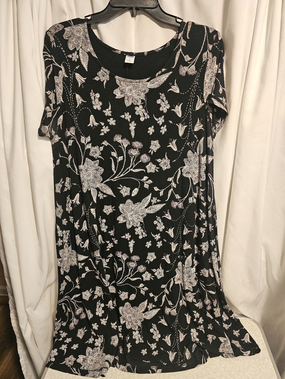 Old Navy Black Floral Short Sleeve Swing Dress Sz. XL